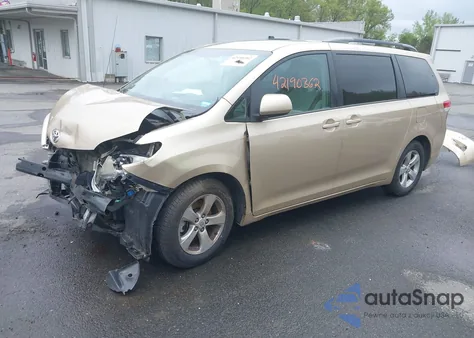 2011 Toyota Sienna Le V6 z USA, uszkodzony, nr VIN 5TDKK3DC2BS006651